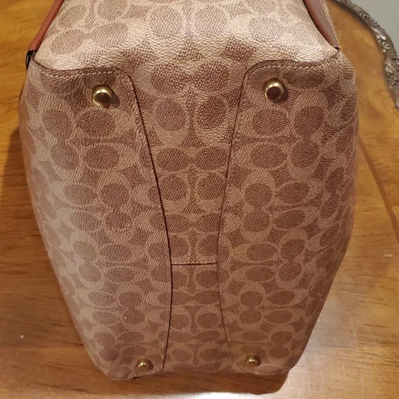 Like NEW Coach Hadley Hobo Bag In Signature Canvas - Picture 9 of 15